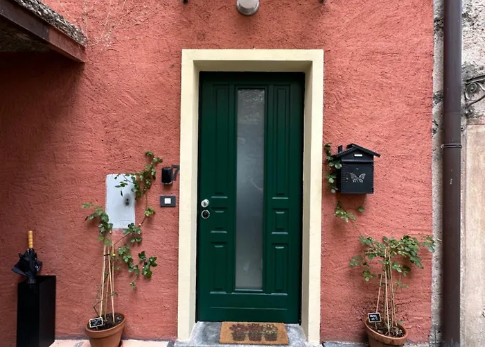 La Casa Del Mastro - *