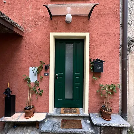 La Casa Del Mastro - *